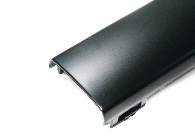 BMW NEW GENUINE 3 SERIES E30 1982-1994 REAR BUMPER CENTER TRIM MOLDING 51121945926 - Image 5