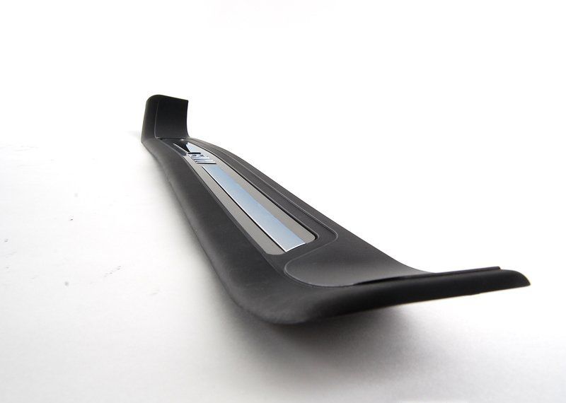 NEW GENUINE BMW 5 SERIES E39 FRONT DOOR SILL COVER BLACK RIGHT O/S 51478159934 - Image 2