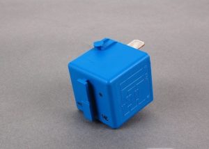 BMW NEW GENUINE 1 3 4 5 6 7 X3 X5 Z3 Z4 SERIES RELAY SKY BLUE 4 PONG 61366915327