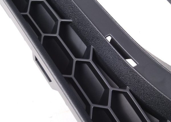 NEW GENUINE VOLKSWAGEN PASSAT B7 FRONT BUMPER LOWER GRILL RIGHT O/S 561853666A9B9 - Image 4