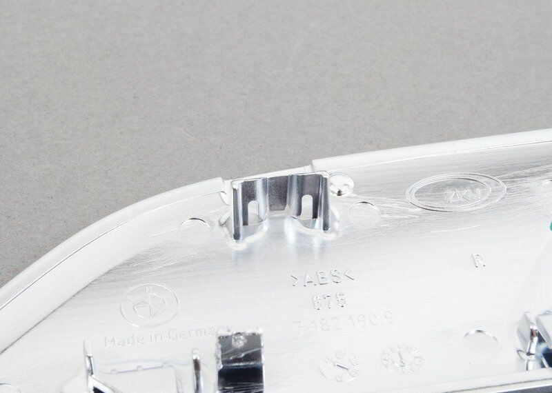 BMW NEW GENUINE 7 F01 F02 SIDE FENDER TRIM AUXILIAR COVER RIGHT O/S 63137182190 - Image 4