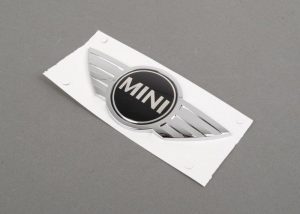 MINI NEW GENUINE F54 CLUBMAN REAR TRUNK EMBLEM BADGE LABEL STICKER 51147411203