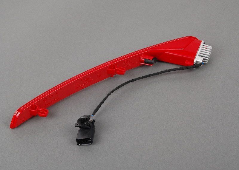 NEW GENUINE VW BEETLE 12-16 REAR BUMPER LEFT N/S REFLECTOR LED FOG LIGHT RHD 5C5945701B - Image 3