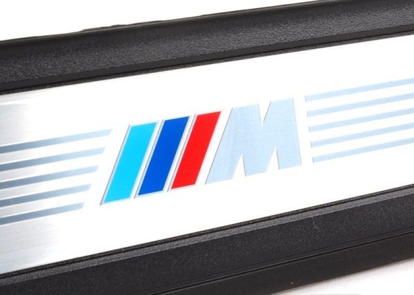 BMW NEW GENUINE 3 E90 E91 M SPORT O/S RIGHT FRONT DOOR ENTRY SILL STRIP 51477907152 - Image 2