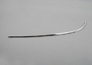 NEW GENUINE MERCEDES BENZ MB E CLASS ELEGANCE W212 FRONT BUMPER LEFT CHROME TRIM A2128850321