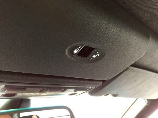 NEW GENUINE BMW 6 E64 3 E46 ROOF TOP EMERGENCY ACTUATING UNIT COVER 54217064089 - Image 2
