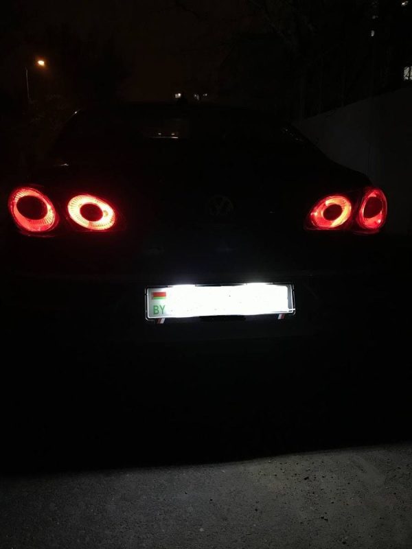 OE LOOK LED LICENCE PLATE LIGHTS FOR VARIOUS VW MODELS - Image 2