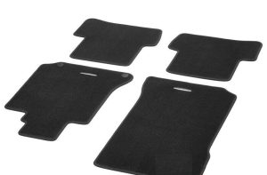 NEW GENUINE MERCEDES BENZ C CLASS 220 VELOUR FLOOR MAT SET BLACK RHD A20468020489F87