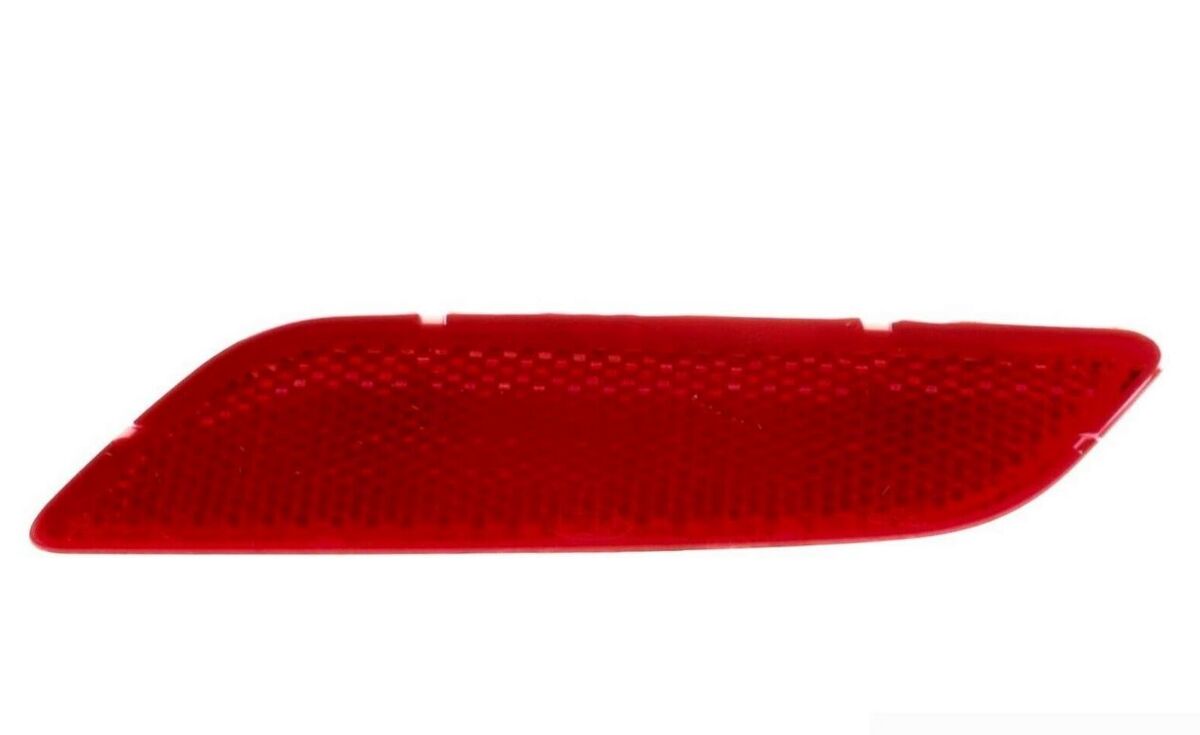 NEW GENUINE FORD S-MAX 06-15 FOCUS 08-11 REAR BUMPER LOWER REFLECTOR LEFT N/S 1493984