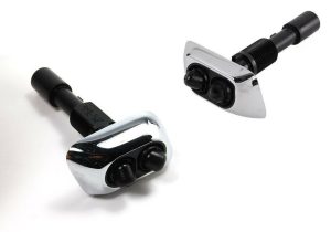 NEW GENUINE BMW 7' E38 FRONT HEADLIGHT WASHER JETS CHROME PAIR SET LEFT RIGHT 61678352896+61678352895