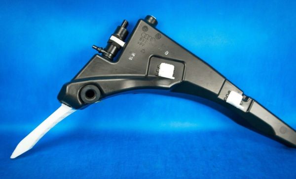 NEW GENUINE AUDI RS3 SPORTBACK WASH WATER RESERVOIR 8V0955453E