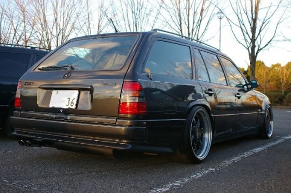 ANG Look Side Skirts/ Sill covers Rocker Panels For Mercedes W124 Saloon/ Wagon - Image 4
