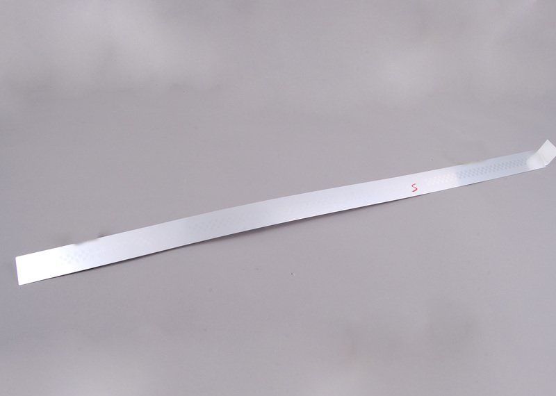 MINI NEW GENUINE CLUBMAN R55 S DOOR ENTRY SILL STRIP TRIM RIGHT O/S 51477406650