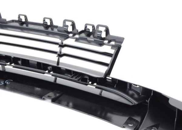 NEW GENUINE BMW 3 SERIES F30 F31 LCI FRONT BUMPER LOWER CENTER SECTION 51117386152 - Image 3