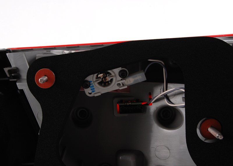 NEW GENUINE BMW E92 LCI 3 SERIES REAR LED O/S RIGHT OUTER TAIL LIGHT 63217251958 - Image 9