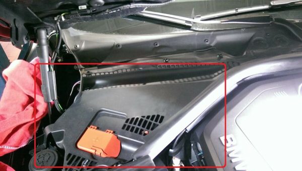 BMW NEW OEM F30 F31 F32 F33 F34 F36 COVER FOR UNIT COMPARTMENT APRON RIGHT LHD 64319353042 - Image 3