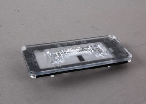 MINI NEW GENUINE R52 R55 R56 R57 R58 R59 REAR LICENCE PLATE LAMP COVER 51132756227