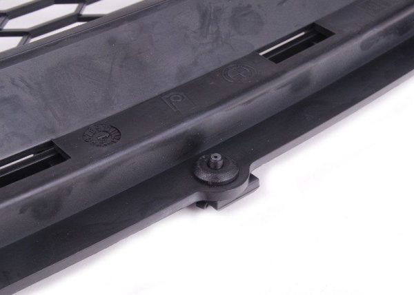 NEW GENUINE BMW 3 E90 E91 LCI 2008-2012 FRONT BUMPER CENTER M ACC GRILL 51118047366 - Image 4