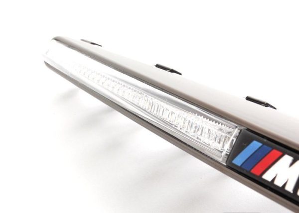 NEW GENUINE BMW 3 SERIES M3 COUPE E92 FRONT FENDER TRIM GRILLE RIGHT O/S 51137979352 - Image 4