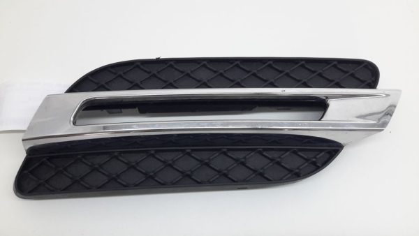 NEW GENUINE MERCEDES BENZ MB ML W166 FRONT BUMPER DRL LIGHT GRILL RIGHT O/S A1668842222