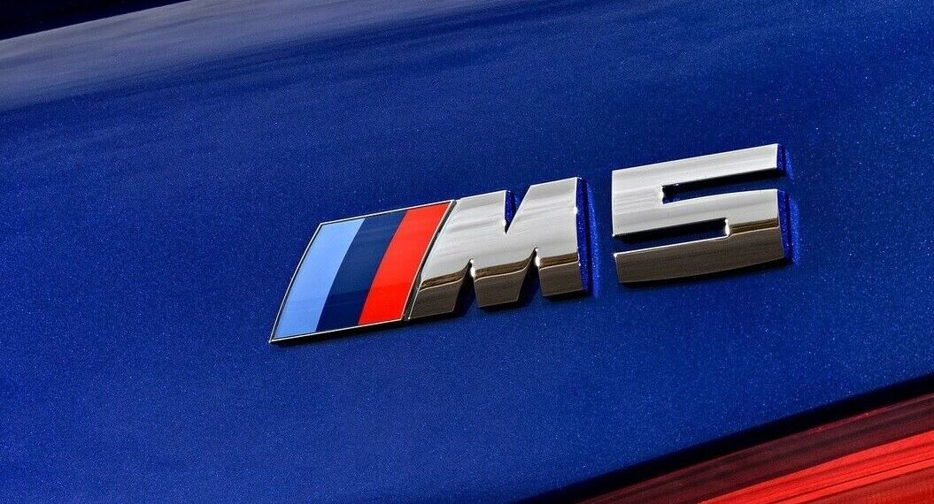 NEW GENUINE BMW M5 F90 REAR BOOT BADGE EMBLEM CHROME 51148063203 - Image 3