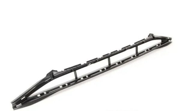 NEW GENUINE AUDI Q5 2013 - 2016 FRONT BUMPER LOWER CENTER GRILL 8R0807647B01C - Image 2