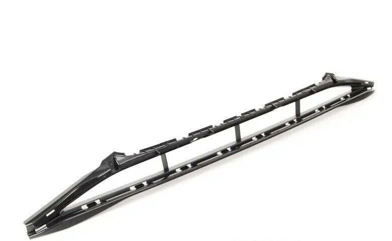 NEW GENUINE AUDI Q5 2013 - 2016 FRONT BUMPER LOWER CENTER GRILL 8R0807647B01C - Image 2