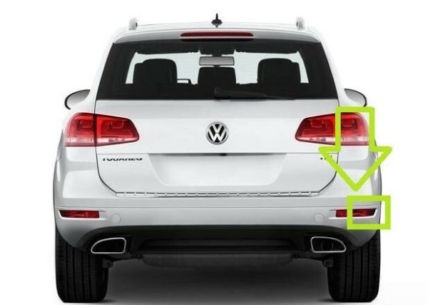 NEW GENUINE VW TOUAREG 11-14 REAR BUMPER RIGHT REFLECTOR WITH TRIM 7P6945702C - Image 4