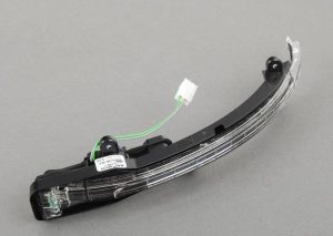 AUDI NEW GENUINE Q5 08-16 O/S RIGHT MIRROR LED TURN SIGNAL INDICATOR 4L0949102C
