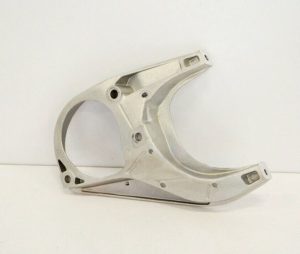 NEW GENUINE PORSCHE MACAN TURBO 2014-2018 LEFT ENGINE SUPPORT MOUNTING 95B399331B