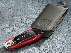 NEW GENUINE PORSCHE CAYENNE MACAN PANAMERA BLACK LEATHER CAR KEY CASE 97004400101