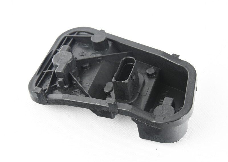 NEW GENUINE VW TOUAREG 03-10 OUTER TAIL LIGHT BULB CARRIER RIGHT O/S 7L6945258F - Image 2