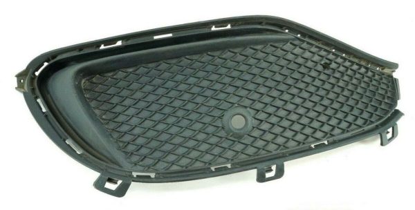 NEW GENUINE MERCEDES BENZ CLA CLASS C117 FRONT LOWER BUMPER GRILL RIGHT O/S A1178857600