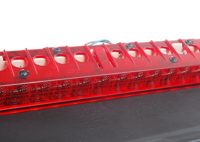 NEW GENUINE BMW 3 SERIES E92 THIRD STOP LAMP TAIL LIGHT BLACK RED 63257146059 - Image 3