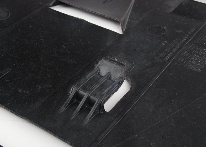 NEW GENUINE PORSCHE 997 CARRERA 4 UNDER ENGINE PROTECTION COVER 99750452701 - Image 3