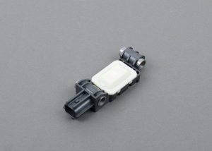 NEW GENUINE A8 04--10 TT 07-10 FRONT PANEL AIR BAG CRASH LATERAL IMPACT SENSOR 8E0959651A