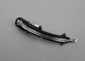 AUDI NEW GENUINE 4L Q7 06-09 N/S LEFT MIRROR LED TURN SIGNAL INDICATOR 4L0949101