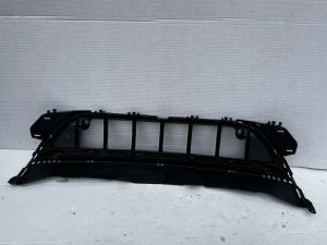 NEW GENUINE MERCEDES-BENZ GLA 45 AMG 2018 FRONT BUMPER CENTER LOWER GRILLE A1568851901