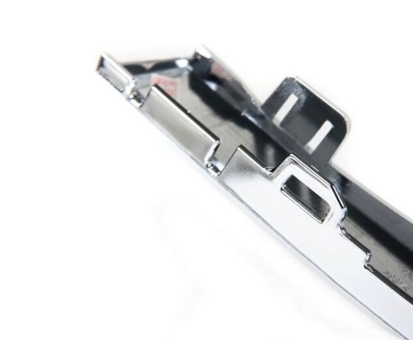 NEW GENUINE VW T-ROC 17- REAR BUMPER TRIM BRIGHT CHROME LEFT N/S 2GA807833A2ZZ - Image 2
