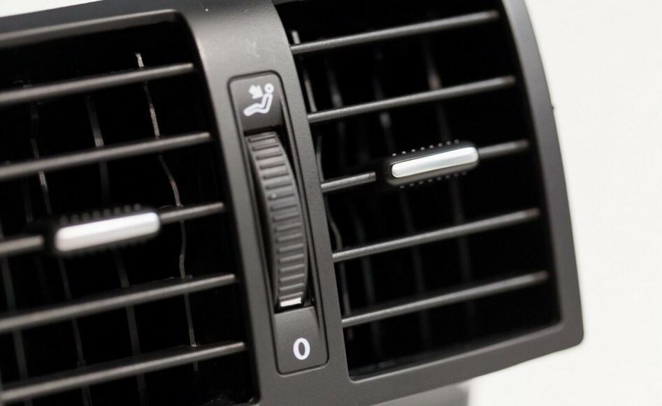 NEW GENUINE VW CADDY TOURAN REAR CENTER CONSOLE AIR VENT GRILL 1T0819203B9B9 - Image 2