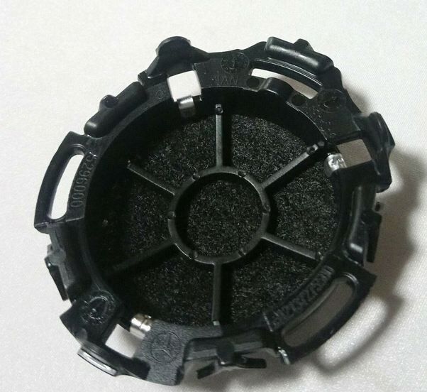 NEW GENUINE MERCEDES-BENZ C238 REAR LOUDSPEAKER COVER MOLDING A2137275500 - Image 2