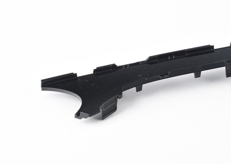 NEW GENUINE BMW 7 SERIES G11 G12 REAR BUMPER CENTER COVER AND CHROME TRIMS 51127377166 + 51127369915 + 51127369917 - Image 2