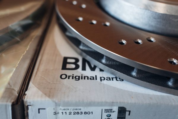 Original BMW Brake discs ventilated FRONT set left and right for M3 E92 E93 E90 + M1 E82 - Image 4