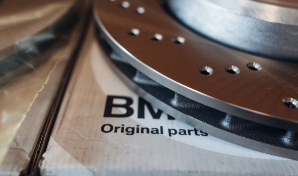 Original BMW Brake disc ventilated FRONT right for M3 E92 E93 E90 + M1 E82 - Image 2