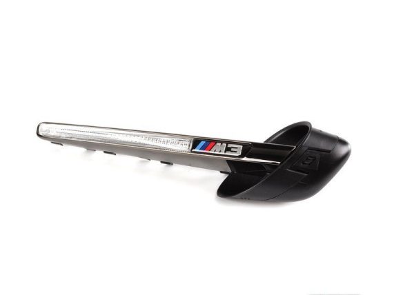 NEW GENUINE BMW 3 SERIES M3 COUPE E92 FRONT FENDER TRIM GRILLE RIGHT O/S 51137979352