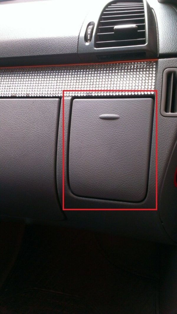 NEW GENUINE MERCEDES BENZ VITO W639 PASSENGER SIDE DASH CUP HOLDER A63968004587218 - Image 2