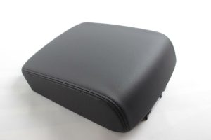 NEW GENUINE VW AMAROK 2010 - 2016 VW AMAROK COVER FOR CENTER CONSOLE ARMREST 2H6863761AICE