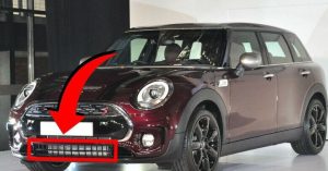 NEW GENUINE MINI F54 FRONT JCW BUMPER LOWER CENTER GRILLE WITH GLOSS BLACK STRIP