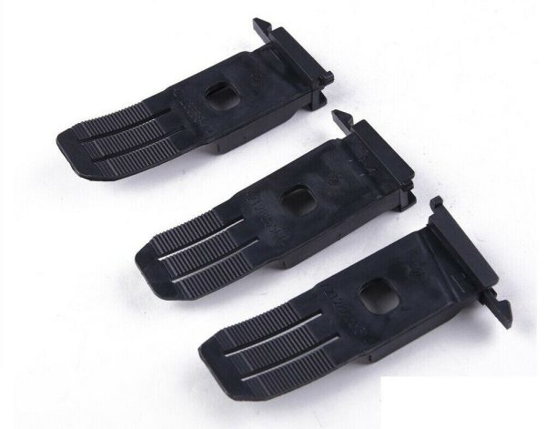 GENUINE MERCEDES BENZ E CLASS W212 FACELIFT FRONT GRILL BRACKET HOLDER SET