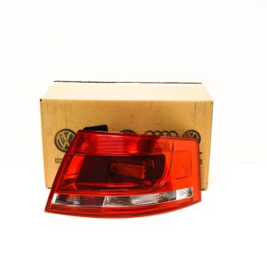 NEW GENUINE AUDI A4 Cabrio 8H7 B6 B7 Rear Right Taillight Lamp RHD 8H0945096D
